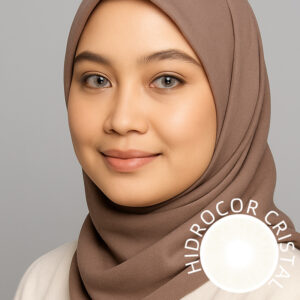 Model wearing Hidrocor Cristal Contact Lenses no ring Malaysia