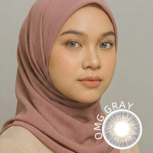 Model wearing viral OMG Gray Contact Lenses no ring Malaysia